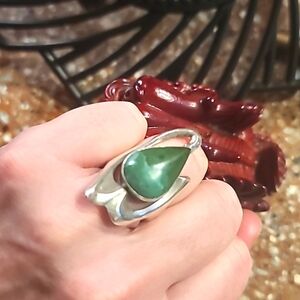 Authentic Native Sterling Gemstone Ring Green Turquoise Size 7 AMAZING Vintage